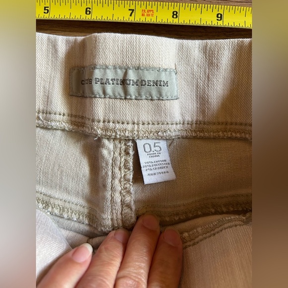 Chico’s pull on denim jeggings, cream/beige, sz 0.5, size 6 US, flat front - Picture 4 of 7